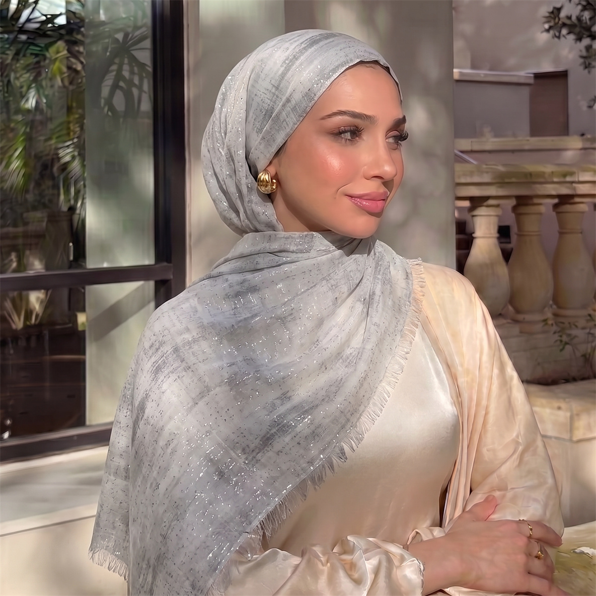 Street Fashion Hijab - وشاح حجاب عصري بنقشة التاي داي،