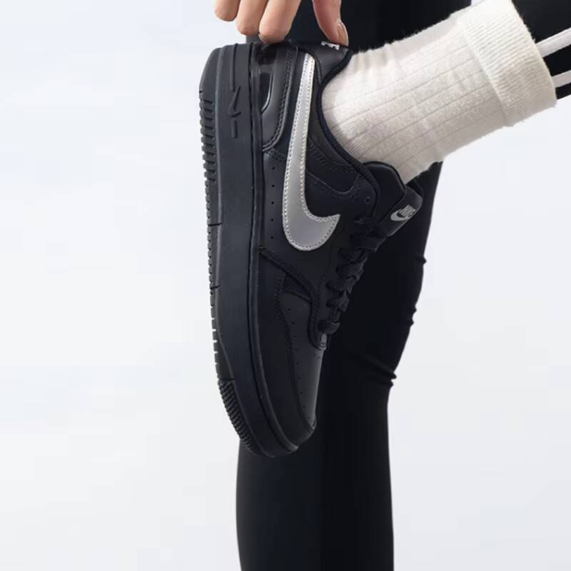 حذاء رياضي نسائي جديد 2026 من  - مراجعة Street Fashion Nike وسعره