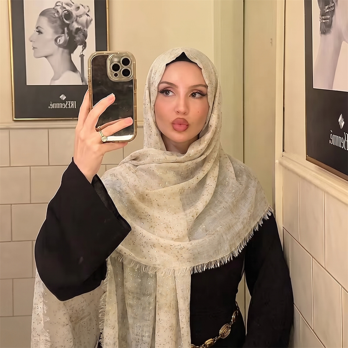 وشاح حجاب عصري بنقشة التاي داي - مراجعة Street Fashion Hijab وسعره