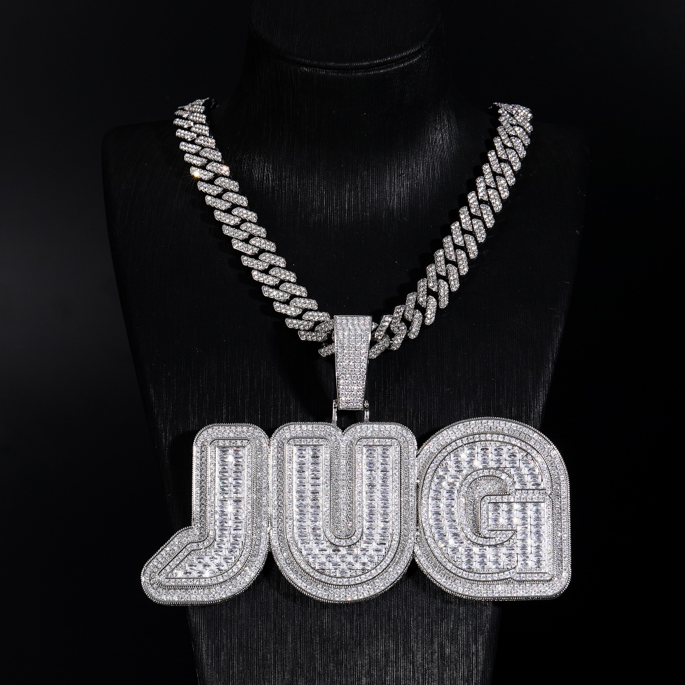 قلادة مخصصة بحروف باجيت سيز مر - مراجعة Street Fashion Name وسعره