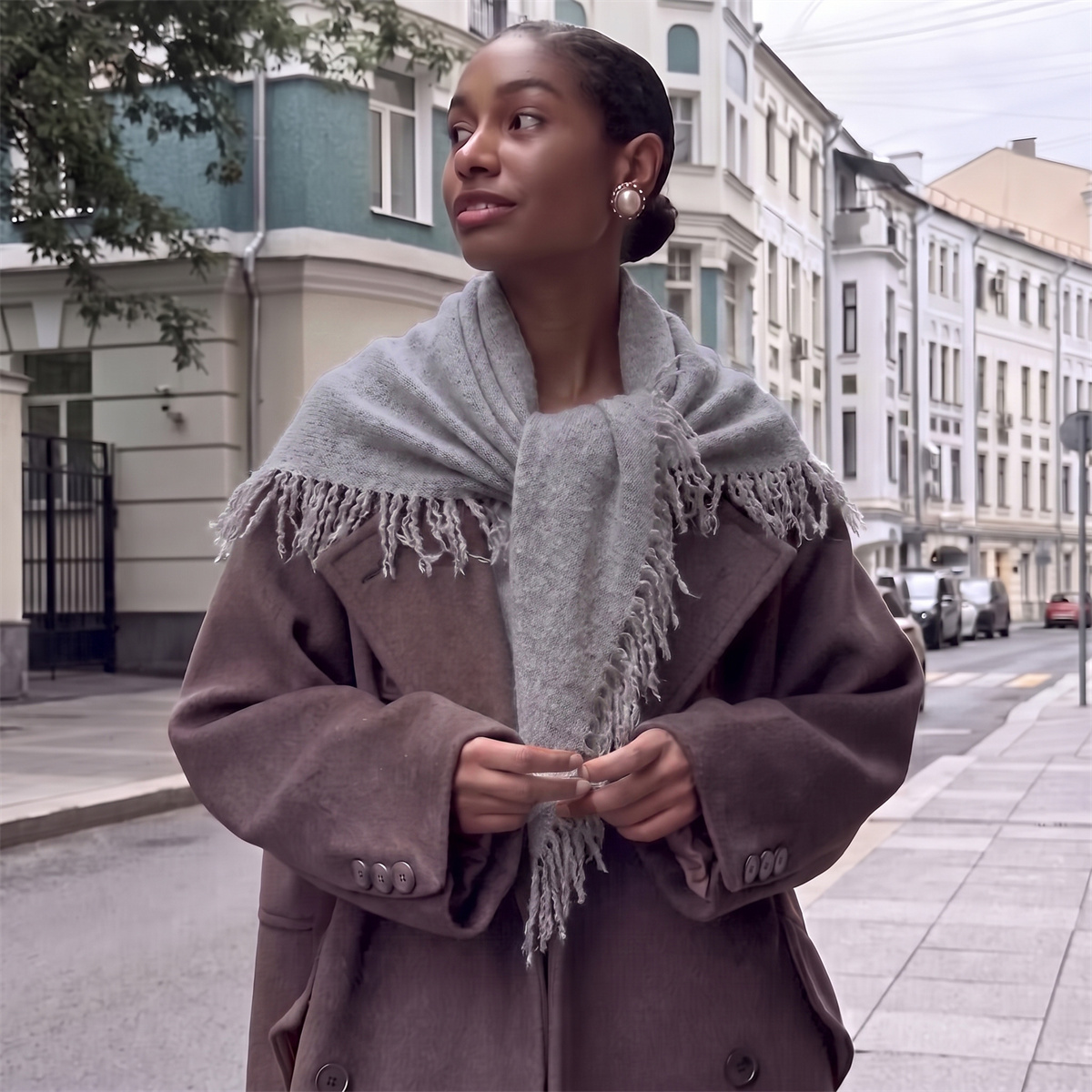 وشاح رأس مثلثي الشكل بلون رماد - مراجعة Street Fashion Hijab وسعره