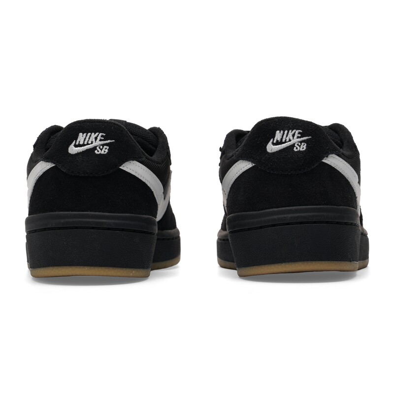 حذاء نايك الرياضي الكلاسيكي من - مراجعة Street Fashion Nike وسعره